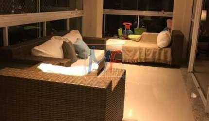 Excelente apto em Moema, com 204m² a.u., 4 dormitórios (3 suítes), sala, cozinha planejada, sacada, depósito, 3 vagas, lazer (REF 18.267)