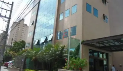 Excelente sala comercial para venda localizada no Tatuapé, 36 m² a.u. , 1 banheiro, copa, sala de espera, 2 elevadores. (REF 18.334)