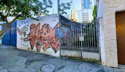 Excelente terreno no Tatuapé com 500 m²  e 500 m² a.c.,  testada de 10m e laterais de 50m. Prox. Rua Melo Freire - ZC - (REF 18.415)