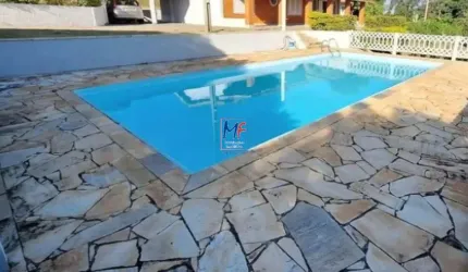 Excelente Chácara em Condomínio fechado em Atatiba, com 377 m² a.c., terreno 10.043 m2,  4 dorm(s), sendo 1 suíte, 4 lagos,  área de lazer e 6 vagas. REF: 19.845