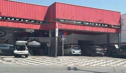 Excelente prédio comercial  na Cidade Ademar, com  terreno de 462 m² , 163 m2 a.u., 2 frentes, ZEU . Próximo da Av. Vereador João de Luca. Aceita permuta (REF 20.205)