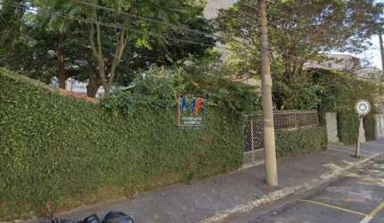 Excelente Terreno localizado em Ferraz de Vasconcelos com 3.000 m² de área total, duas frentes. Aceita propostas. ZONEAMENTO: ZMA-2. REF: 20.181