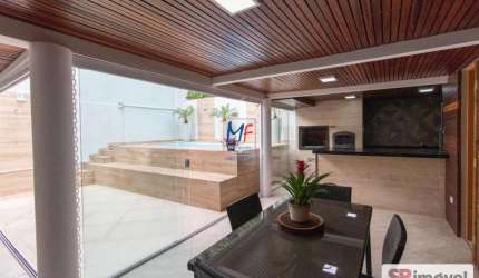 Excelente sobrado no Jardim Virginia Bianca, com 435m² a.u., 5 dormitórios (5 suítes), sala, cozinha, varanda, churrasqueira, piscina, 3 vagas (REF 20.081)