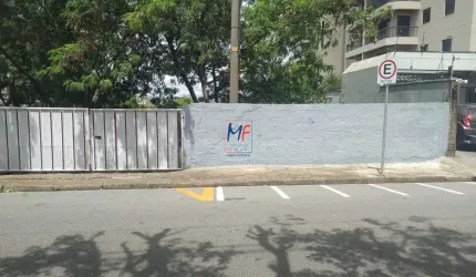 Execelente Terreno em Jundiaí, com 2.000 m² de área, frente de 25 m,e  fundos de 21m. Duas testadas. Sem construção.  Não aceita permutas. (REF 19.538)
