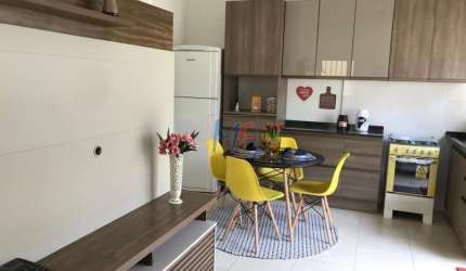 Ótima casa cond. fechado Cotia,110m² a.u., 3 dormitórios, sala, cozinha planejada, 2 banheiros, quintal e 2 vagas. REF 16.865 -