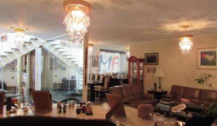 Excelente  casa com 332 m² de terreno e 269 m²  a.c..,  com 4 suítes ,com armários embutidos , 4 vagas no bairro Perdizes.  ZER - REF: 12.213