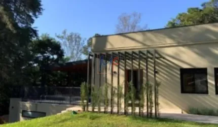 Excelente Casa em condomínio fechado em Atibaia, 405 m²  a.u., 1.200 me  a.t., 6 dorms., ( 5 suíte), 6 vagas, terraço, piscina, deck. REF: 18.717
