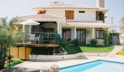 REF: 5307 - Lindíssima casa alto padrão em condomínio fechado Jundiaí, com 4 dorms sendo 2 suítes, armários, sala 3 ambientes, varanda.