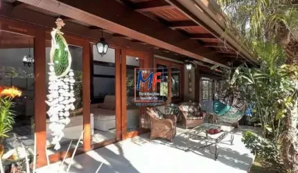 Excelente casa em cond. fechado em Carapicuíba/SP, com 320m² a.u., 4 dormitórios, sala, cozinha, piscina, churrasqueira, forno de pizza, sauna úmida, 4 vagas (REF 20.223)