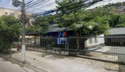 Excelente Prédio Comercial localizado em Niterói RJ, com 588 m²  área construída, 892,15 m²  área de terreno muito bem localizado. Estuda propostas. REF: 20.241