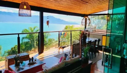 Excelente casa na Ponta da Sela, em Ilhabela/SP, com 333 m² a.c., 3 dormitórios (3 suítes), cozinha, living, varanda, 3 vagas (REF 20.658)