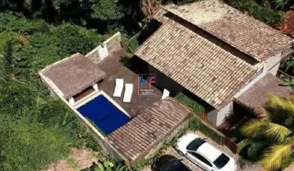 Excelente casa em Ilhabela ,  255m² a.c., 328m² a.t., 4 dorms.(3 suítes), churrasqueira, deck, piscina, 2 vagas (REF 20.610)