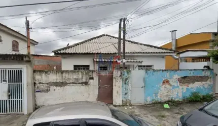 REF: 2214 - terreno com Casas antigas para Renda ou para construção de 10X20 metros, 5 casas renda de R$3.200 mil (base ano 2021).