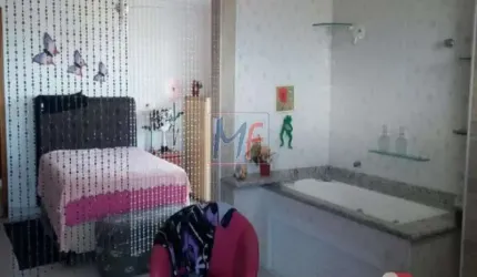 ID 5817 - Apto com 2 dorms, 1 suíte ampliada, hidro e 2 vagas. Frente para o mar