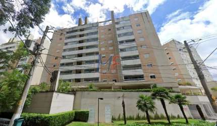 REF: 8116 - Lindo apartamento com 100 m² sendo 3 suítes, 2 vagas, soltas e fixas, repleto de armários, varanda gourmet, lavabo, depósito.