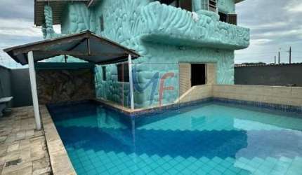 Casa no bairro jardim Jamaica, com 6 dorms (sendo 2 suítes), 5 vagas, 520 m² A.C. 850 m² terreno. Área de lazer. Aceita Permuta. (REF: 10.579)