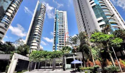 REF: 12.981- Excelente Apartamento localizado no bairro Paraíso do Morumbi, 336 m² de área útil, 4 dorms, sendo 4 suítes, 5 vagas.
