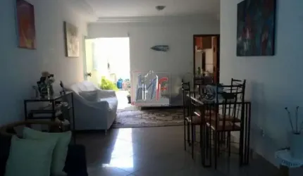 REF  13.134 - Excelente sobrado no bairro Vila Matilde a 5 min do metrô, 3 suítes, 2 vagas, 189 m², cerca elétrica e circuito de câmeras.