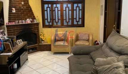 REF: 15.875 - Lindo sobrado no Jd. São Pedro, 311 m² a.u.,  4 quartos (1 suíte), sala, cozinha, banheiros, lavanderia, quintal, piscina, 6 vagas.