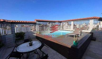Cobertura Duplex à venda, com piscina, vista totalmente livre por R$1.700.000, no Bairro de Campo Grande em Santos/SP.