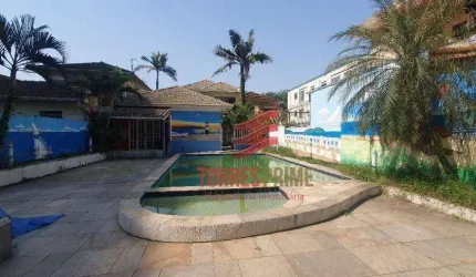 Casa 4 dormitórios 3 suítes, piscina e área de lazer