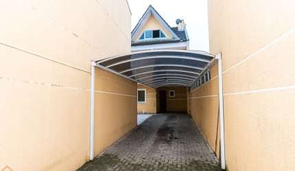 Sobrado com 4 quartos  à venda, 148.00 m2 por R$649000.00  - Uberaba - Curitiba/PR