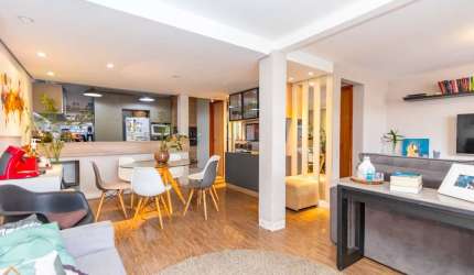 Sobrado em Condomínio com 3 quartos  à venda, 83.00 m2 por R$479000.00  - Capao Raso - Curitiba/PR