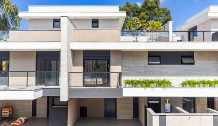 Sobrado em Condomínio com 4 quartos  à venda, 175.00 m2 por R$1290000.00  - Xaxim - Curitiba/PR