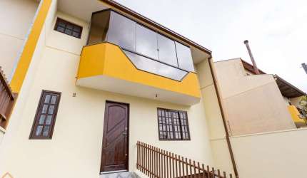 Sobrado com 3 quartos  à venda, 154.84 m2 por R$699000.00  - Xaxim - Curitiba/PR
