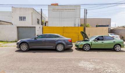 Barracão/Galpão para alugar, 84.00 m2 por R$1500.00  - Uberaba - Curitiba/PR