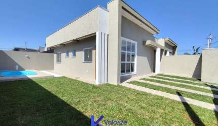 Casa com 03 quartos e piscina Matinhos