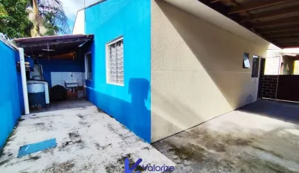 Casa a venda em condomínio Shangrilá