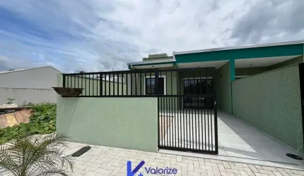 Casa com 03 quartos em Santa Terezinha