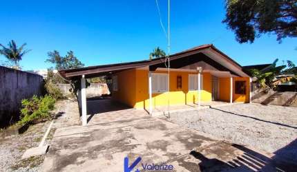 Casa 2 Dormitórios e espaço de terreno