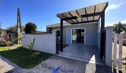 Casa 2 dormitórios moderna a venda no litoral