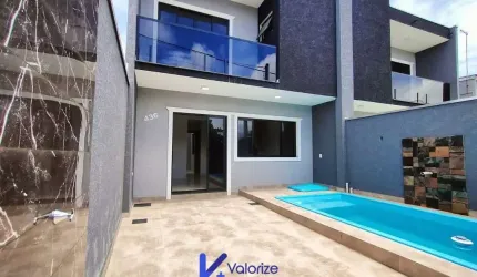 Sobrado com piscina em Praia de Leste