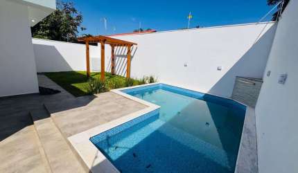 Casa para Venda em Itanhaém, Santa Julia, 3 dormitórios, 2 suítes, 2 banheiros, 3 vagas