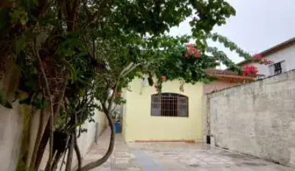 Casa para Venda em Mongaguá, Itaguaí, 2 dormitórios, 1 suíte, 1 banheiro, 4 vagas