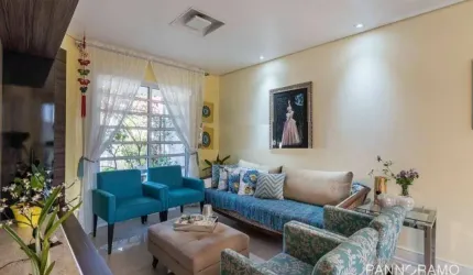 Sobrado 4 quartos com suíte à venda no Bom Retiro em Curitiba/PR