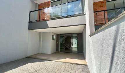 Sobrado com 3 dormitórios à venda, 126 m² por R$ 600.000,00 - Água Verde - Blumenau/SC