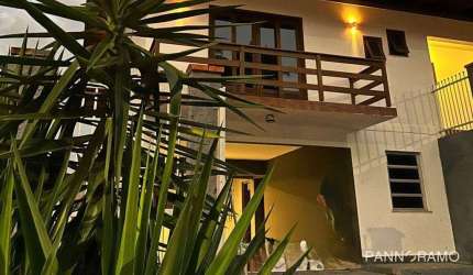 Casa com 4 dormitórios, 228 m² - venda por R$ 1.100.000,00 ou aluguel por R$ 4.950,00/mês - Velha - Blumenau/SC