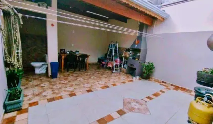 Casa térrea totalmente reformada à venda no centro de Jundiaí