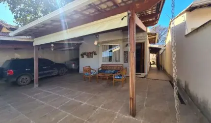 Casa Plana 3 qtos e 2 vagas em lote 300m² em Lagoa Santa - CA00568