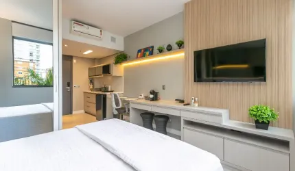Studio mobiliado no Batel para até 2 pessoas