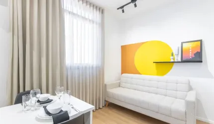 Apartamento mobiliado, 1 quarto, no Centro de Curitiba, para até 3 pessoas, 26m²