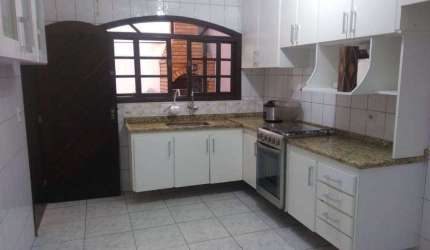 Sobrado com 3 dormitórios para alugar, 182 m² por R$ 3.658,91/mês - Vila Galvão - Guarulhos/SP