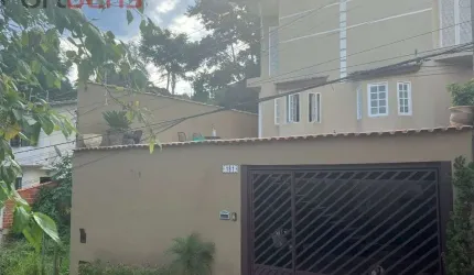 Sobrado Para Vender com 3 quartos 1 suítes no bairro Laranjeiras em Caieiras