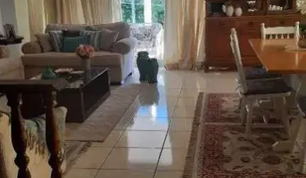 Casa Para Vender com 3 quartos 2 suítes no bairro Região Central em Caieiras