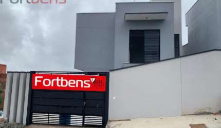 Sobrado Para Vender com 3 quartos 1 suítes no bairro Laranjeiras em Caieiras