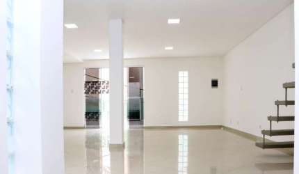 Sobrado residencial para Venda no Lauzane Paulista, excelente localização, à 4 minutos do Santana Park Shopping, 4 suítes e 5 vagas